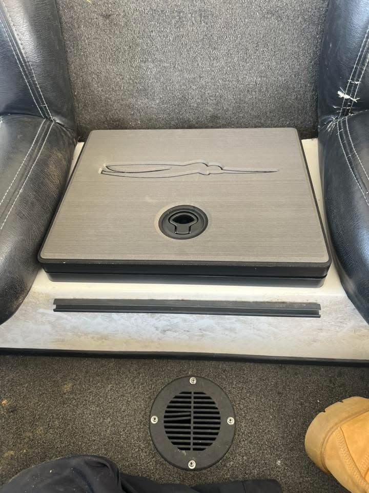 SKEETER ZX/FX STYLE CENTER CONSOLE